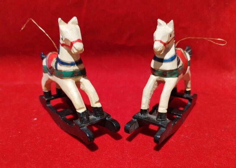 Caluti balansoar de epoca din lemn,