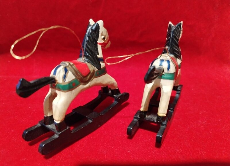 Caluti balansoar de epoca din lemn,