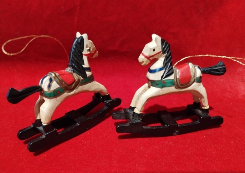 Caluti balansoar de epoca din lemn,